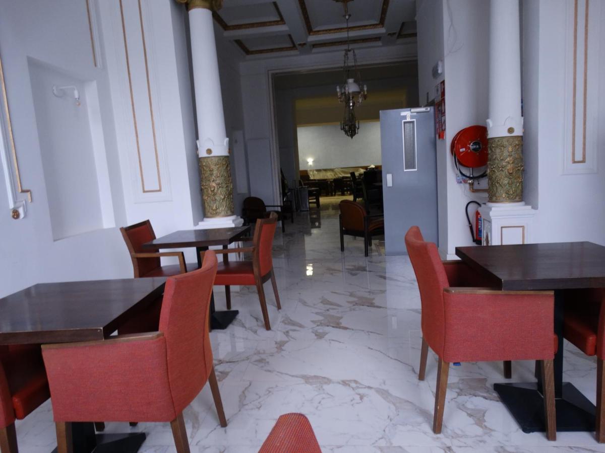 Hotel De La Gare อาลสท์ ภายนอก รูปภาพ